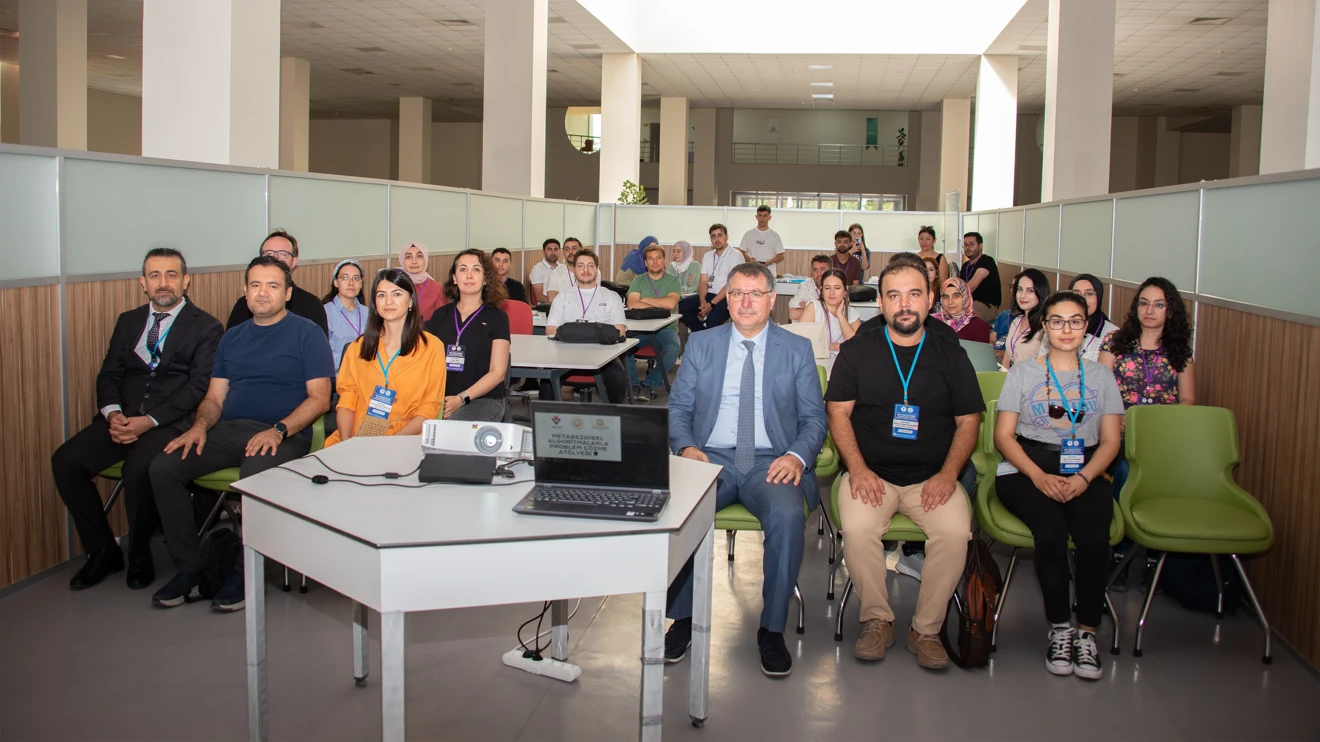 Metasezgisel Algoritmalarla Problem Çözme Atölyesi başladı